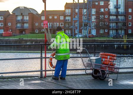 Travailleur de maintenance de la ceinture de sécurité à Preston, Royaume-Uni Banque D'Images