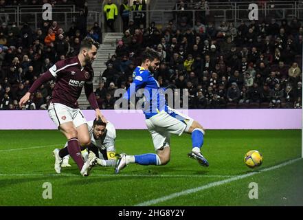 Édimbourg, Royaume-Uni.18th janv. 2022. Cinch Premiership - Heart of Midlothian v St Johnstone 18/01/2022 Pic shows: Le buteur turc de St Johnstone, Nadir Ciftci, se rapproche en tant qu'hôte de jeux de cœurs de St Johnstone dans la première de Tynecastle Park, Édimbourg.Crédit : Ian Jacobs/Alay Live News Banque D'Images