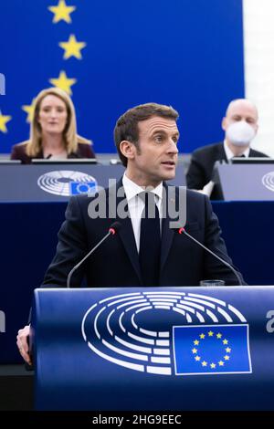 Strasbourg, France.19 janvier 2022, France, Straßburg: Emmanuel Macron (LaREM), Président de la France, s'exprime dans la salle plénière du Parlement européen.Au cours de la session plénière d'aujourd'hui du Parlement européen, Emmanuel Macron présente les objectifs de la présidence initiale du Conseil de la France.Photo: Philipp von Ditfurth/dpa crédit: dpa Picture Alliance/Alay Live News Banque D'Images