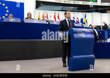 Strasbourg, France.19 janvier 2022, France, Straßburg: Emmanuel Macron (LaREM), Président de la France, s'exprime dans la salle plénière du Parlement européen.Au cours de la session plénière d'aujourd'hui du Parlement européen, Emmanuel Macron présente les objectifs de la présidence initiale du Conseil de la France.Photo: Philipp von Ditfurth/dpa crédit: dpa Picture Alliance/Alay Live News Banque D'Images