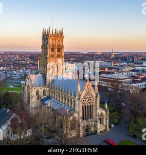Vue aérienne de l'église St George ou de Doncaster Minster au coucher du soleil Banque D'Images