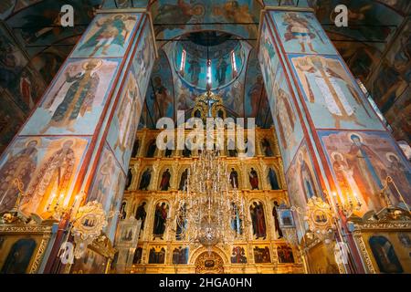 Sergiev posad, Russie.Intérieur de la cathédrale de Dormition (Assomption) (1559 - 1585) dans la Trinité Lavra de Saint-Sergius Banque D'Images