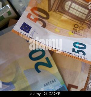 Divers billets de l'Union européenne en gros plan.Monnaie papier européenne. Banque D'Images