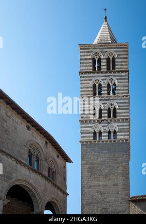 Italie, Viterbo, le clocher de la cathédrale de San Lorenzo Banque D'Images