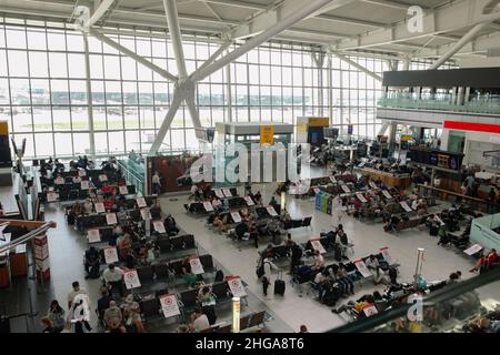 Terminal 3 de l'aéroport de Heathrow, avec restrictions Covid-19 en vigueur, Londres, Royaume-Uni, juillet 2021 Banque D'Images