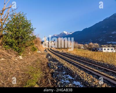 panorama sur la montagne avec soleil en hiver Banque D'Images