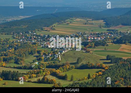 Vue sur le village Dreistetten de Hohe Wand,Basse-Autriche,Autriche,Europe Banque D'Images