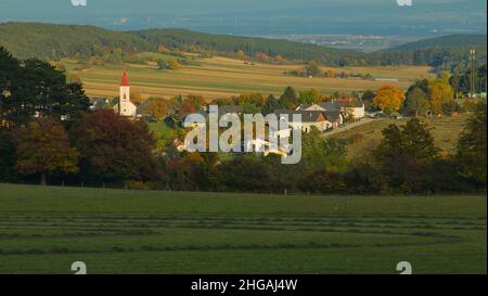 Vue sur le village Dreistetten de Hohe Wand,Basse-Autriche,Autriche,Europe Banque D'Images