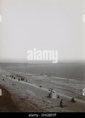 Photographie antique vers 1900, nageurs victoriens sur une plage du Royaume-Uni, emplacement exact inconnu.SOURCE : PHOTO ORIGINALE Banque D'Images