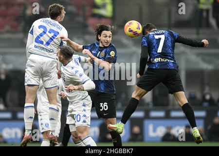 Milan, Italie, le 19 janvier 2022.Milan, Italie.19th janvier 2022.Alexis Sanchez du FC Internazionale marque un but lors du Championnat italien de football de Coppa Italiafootball FC Internazionale vs Empoli au stade San Siro à Milan, Italie le 19 janvier 2022 crédit: Piero Cruciatti/Alay Live News Banque D'Images