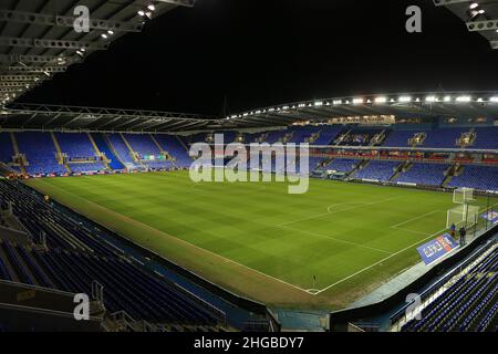 Reading, Royaume-Uni.19th janvier 2022.Vue générale de l'intérieur du stade Select car Leasing avant le lancement.EFL Skybet Championship Match, Reading v Luton Town au Select car Leasing Stadium à Reading le mercredi 19th janvier 2022. Cette image ne peut être utilisée qu'à des fins éditoriales.Utilisation éditoriale uniquement, licence requise pour une utilisation commerciale.Aucune utilisation dans les Paris, les jeux ou les publications d'un seul club/ligue/joueur. photo par Steffan Bowen/Andrew Orchard sports photographie/Alay Live news crédit: Andrew Orchard sports photographie/Alay Live News Banque D'Images