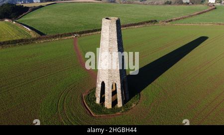 Le daymark, Kingswear, Devon, Angleterre: Drone vue à grand angle de l'aide à la navigation victorienne utilisée pour localiser l'embouchure de la rivière Dart Banque D'Images