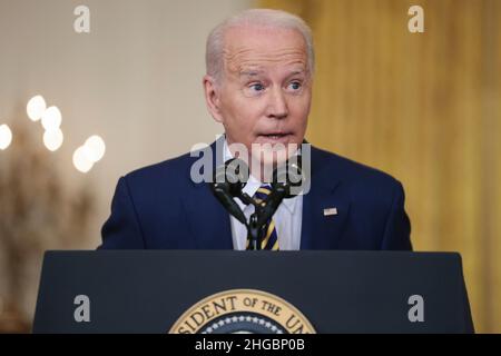 Washington, Vereinigte Staaten.19th janvier 2022.Le président des États-Unis Joe Biden tient une conférence de presse dans la salle est de la Maison Blanche à Washington, DC, le mercredi 19 janvier 2022.Credit: Oliver Contreras/Pool via CNP/dpa/Alay Live News Banque D'Images