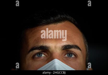 Valence, Espagne.19th janvier 2022.Joan Jordan de Séville réagit avant un match de football espagnol de première division entre Valencia CF et Sevilla FC à Valence, Espagne, le 19 janvier 2022.Crédit: Pablo Morano/Xinhua/Alay Live News Banque D'Images