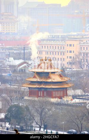 Pékin, Pékin, Chine.20th janvier 2022.Le 20 janvier 2022, en période de forte saison froide, Beijing accueille le début de la neige en 2022.Les bâtiments de la Cité interdite sont enroulés dans la neige avec des paysages charmants.(Image de crédit : © SIPA Asia via ZUMA Press Wire) Banque D'Images