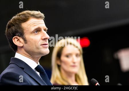 19 janvier 2022, France, Straßburg: Emmanuel Macron (LaREM), Président de la France, se présente dans la salle plénière du Parlement européen et parle.Photo: Philipp von Ditfurth/dpa Banque D'Images