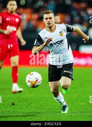 Toni Lato de Valence pendant le championnat d'Espagne la Liga football match entre Valencia CF et Sevilla FC le 19 janvier 2022 au stade Mestalla de Valence, Espagne - photo: Ivan Terton/DPPI/LiveMedia Banque D'Images
