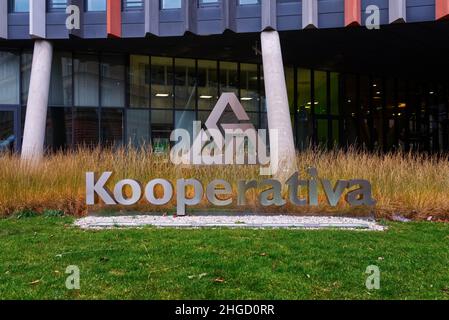 Logo métallique de la compagnie d'assurance Kooperativa - Vienna Insurance Group Banque D'Images