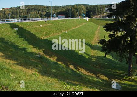 Barrage du réservoir de Lipno dans la forêt de Bohème, district de Cesky Krumlov, région de Bohème du Sud, République Tchèque, Europe Banque D'Images