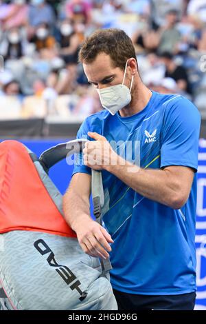 Melbourne, Australie.20th janvier 2022.ANDY MURRAY (GBR) se prépare à jouer À TARO DANIEL (JPN) sur Rod laver Arena lors d'un match de 2nd tours de Men's Singles le 4 jour de l'Open d'Australie 2022 à Melbourne, en Australie.Sydney Low/Cal Sport Media.DANIEL a gagné 6:4 6:4 6:4.Crédit : csm/Alay Live News Banque D'Images