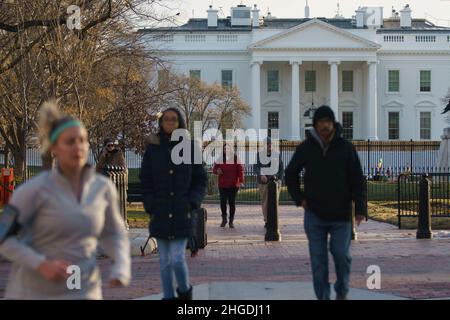 Washington, États-Unis.20th janvier 2022.Photo prise le 19 janvier 2022 montre la Maison Blanche à Washington, DC, aux États-Unis.Le président américain Joe Biden a tenu mercredi une conférence de presse à la Maison Blanche pour marquer sa première année de mandat.Credit: Shen Ting/Xinhua/Alay Live News Banque D'Images