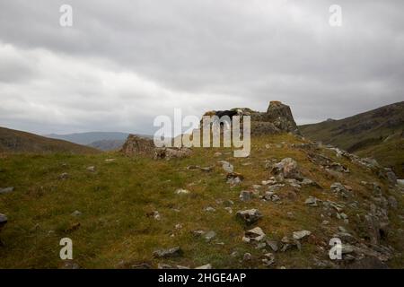 moutons herdwick au sommet de la montagne dans le district de hannister pass lake, cumbria, angleterre, royaume-uni Banque D'Images