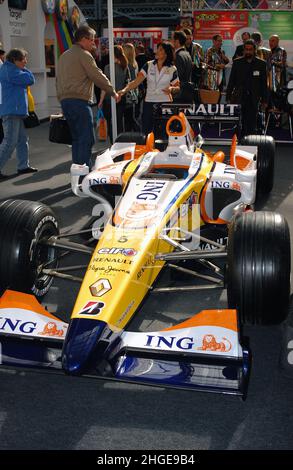 Renault R28, voiture de course de Formule 1 avec laquelle Renault F1 a contesté la Formule 1 2008 la voiture a été conduite par Fernando Alonso et Nelson Piquet Jr Banque D'Images