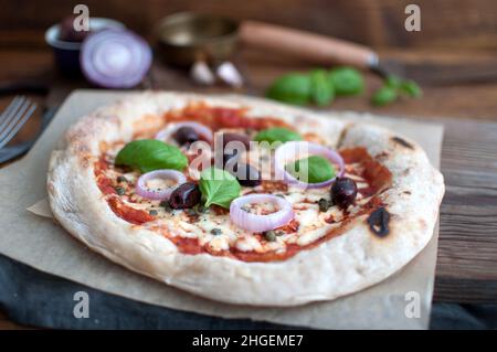 Pizza italienne traditionnelle au levain maison Banque D'Images