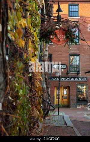 Extérieur de restaurant dans la vieille ville du port de Portland, Maine. Banque D'Images