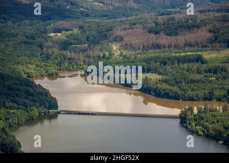 Photo aérienne, inondation après une forte pluie, barrage Möhne avec niveau d'eau, Günne, lac Möhne, pays aigre, Rhénanie-du-Nord-Westphalie,Allemagne, DE, Europe, œil d'oiseau Banque D'Images