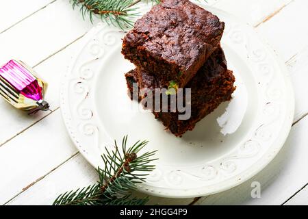 Panforte est une pâtisserie de Noël ou du nouvel an faite à partir d'un mélange de noix, de fruits confits, d'épices, de miel. Banque D'Images