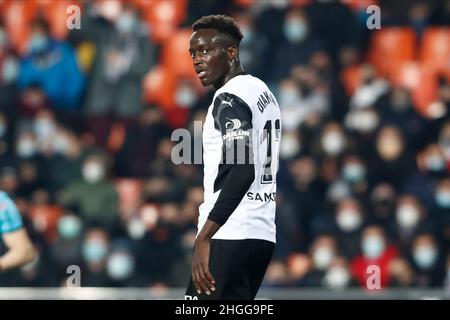 19 janvier 2022 ; Stade Mestalla, Valence, Espagne ; football de la Liga,FC de Valence contre FC de Séville; Mouctar Diakhaby de FC de Valence Banque D'Images