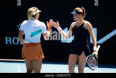 21st janvier 2022.Melbourne, Australie.20th janvier 2022.Marta Kostyuk d'Ukraine et Dayana Yastrremska d'Ukraine lors de la première série de doubles à l'Open d'Australie 2022, tournoi de tennis WTA Grand Chelem le 20 janvier 2022 à Melbourne Park à Melbourne, Australie - photo: Rob Prange/DPPI/LiveMedia crédit: Independent photo Agency/Alay Live News crédit:Agence photo indépendante/Alamy Live News Banque D'Images