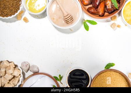 Divers aliments sains de remplacement pour le sucre, concept d'édulcorant naturel organique, anti-diabète non-glycémique, édulcorant.Divers sirops sucrés aux fruits, mole Banque D'Images