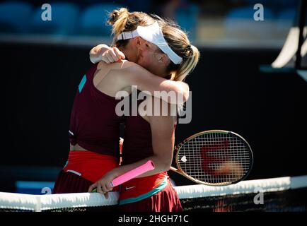 21st janvier 2022.Paula Badosa d'Espagne et Marta Kostyuk d'Ukraine en action lors du troisième tour de l'Open d'Australie 2022, tournoi de tennis WTA Grand Chelem le 21 janvier 2022 au Melbourne Park à Melbourne, Australie - photo: Rob Prange/DPPI/LiveMedia crédit: Independent photo Agency/Alay Live News Banque D'Images