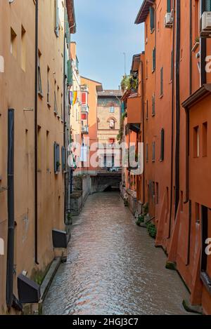Canale delle Moline, via Piella, Bologne, Italie Banque D'Images