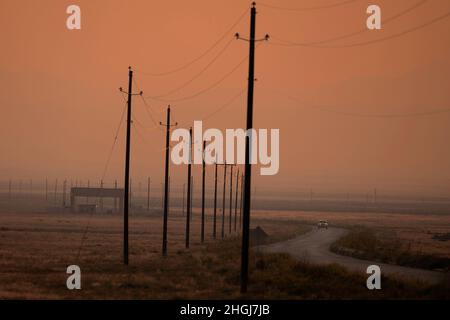 Le site de matériel d’entraînement de la zone Manuever de la Garde nationale de l’Armée de l’Idaho, MATES, est situé dans le paysage désertique, juste à la sortie de l’Interstate 84, à l’extrémité de la route d’accès S Orchard, où se trouve l’entrée du centre d’entraînement d’Orchard combat. Le personnel DE L'ÉQUIPE DE L'ÉQUIPE DE L'ÉQUIPE DE L'ÉTAT DE LA CÔTE sud-ouest de l'Idaho se charge de se déplacer à partir de divers endroits. Les soldats font un trajet entre une heure et un trajet d'au moins deux heures, chaque trajet, chaque jour de travail. Au cœur du Centre d'entraînement au combat d'Orchard, le site d'entraînement et d'équipement de la zone de manœuvre de la Garde nationale de l'Armée de l'Idaho (LES AMIS) est le Banque D'Images