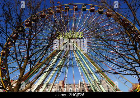 Attractions dans le jardin des Tuilleries, Big Wheel, Paris, France, Europe Banque D'Images