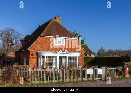 The Windsor Great Park Post Office and General Store, Windsor, Berkshire, Royaume-Uni. Banque D'Images