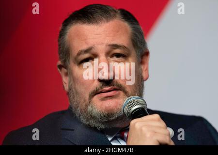 Austin, États-Unis.21st janvier 2022.Le sénateur américain TED CRUZ, républicain du Texas, explique en détail ses nombreuses critiques à l'encontre de l'administration du président Biden lors d'un discours liminaire à la conférence politique annuelle de la Texas public Policy Foundation.©Bob Daemmrich Banque D'Images