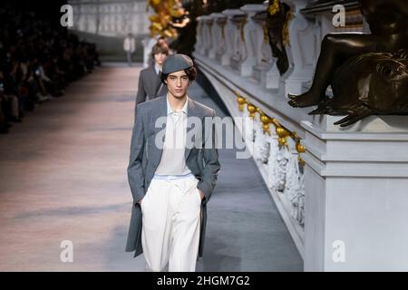 DIOR Homme automne/hiver 2022-23 piste de Paris Fashion week vêtements pour hommes janvier 2022 - Paris, France 21/01/2022 Banque D'Images
