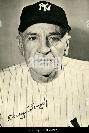 Photo en noir et blanc souvenir des années 1940 de Casey Stengel, gestionnaire des New York Yankees Banque D'Images