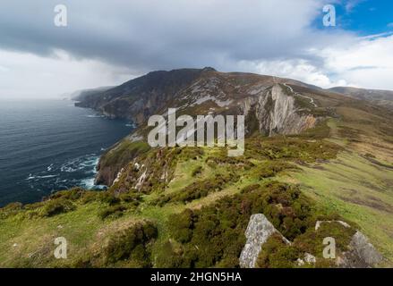 Slieve League Cliff paysage dans un jour de pluie.Donegal.Irlande Banque D'Images