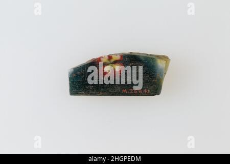 Plaque florale 100 BC–100 AD période Ptolemaic–période romaine ce fragment fait partie d'une plaque florale en verre pour les incrustes de murs ou de meubles comme 26,7.1249.Plaque florale.100 BC–100 AD.Verre.Période Ptolemaic–période romaine.De l'Égypte Banque D'Images