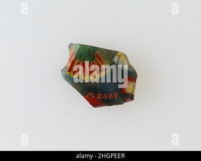 Plaque florale 100 BC–100 AD période Ptolemaic–période romaine ce fragment fait partie d'une plaque florale en verre pour les incrustes de murs ou de meubles comme 26,7.1249.Plaque florale.100 BC–100 AD.Verre.Période Ptolemaic–période romaine.De l'Égypte Banque D'Images