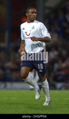 PORTSMOUTH V SPIRES 18-10-04 JERMAINE DEGOE PIC MIKE WALKER, 2004 Banque D'Images