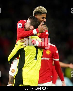 Marcus Rashford de Manchester United et David de Gea, gardien de but, célèbrent après le match de la Premier League à Old Trafford, Manchester.Date de la photo: Samedi 22 janvier 2022. Banque D'Images