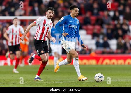 Sunderland, Royaume-Uni.22nd janvier 2022.Tyler Walker de Portsmouth lors de la Sky Bet League un match entre Sunderland et Portsmouth au stade de lumière le 22nd 2022 janvier à Sunderland, Angleterre.(Photo de Daniel Chesterton/phcimages.com) Credit: PHC Images/Alamy Live News Banque D'Images