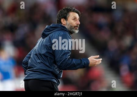 Sunderland, Royaume-Uni.22nd janvier 2022.Danny Cowley, responsable de Portsmouth, lors de la Sky Bet League, un match entre Sunderland et Portsmouth au Stadium of Light le 22nd 2022 janvier à Sunderland, en Angleterre.(Photo de Daniel Chesterton/phcimages.com) Credit: PHC Images/Alamy Live News Banque D'Images