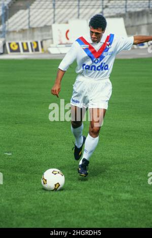 Archives 90ies : Aziz Bouderbala, club de football de Lyon, Olympique Lyonnais, Lyon, France Banque D'Images